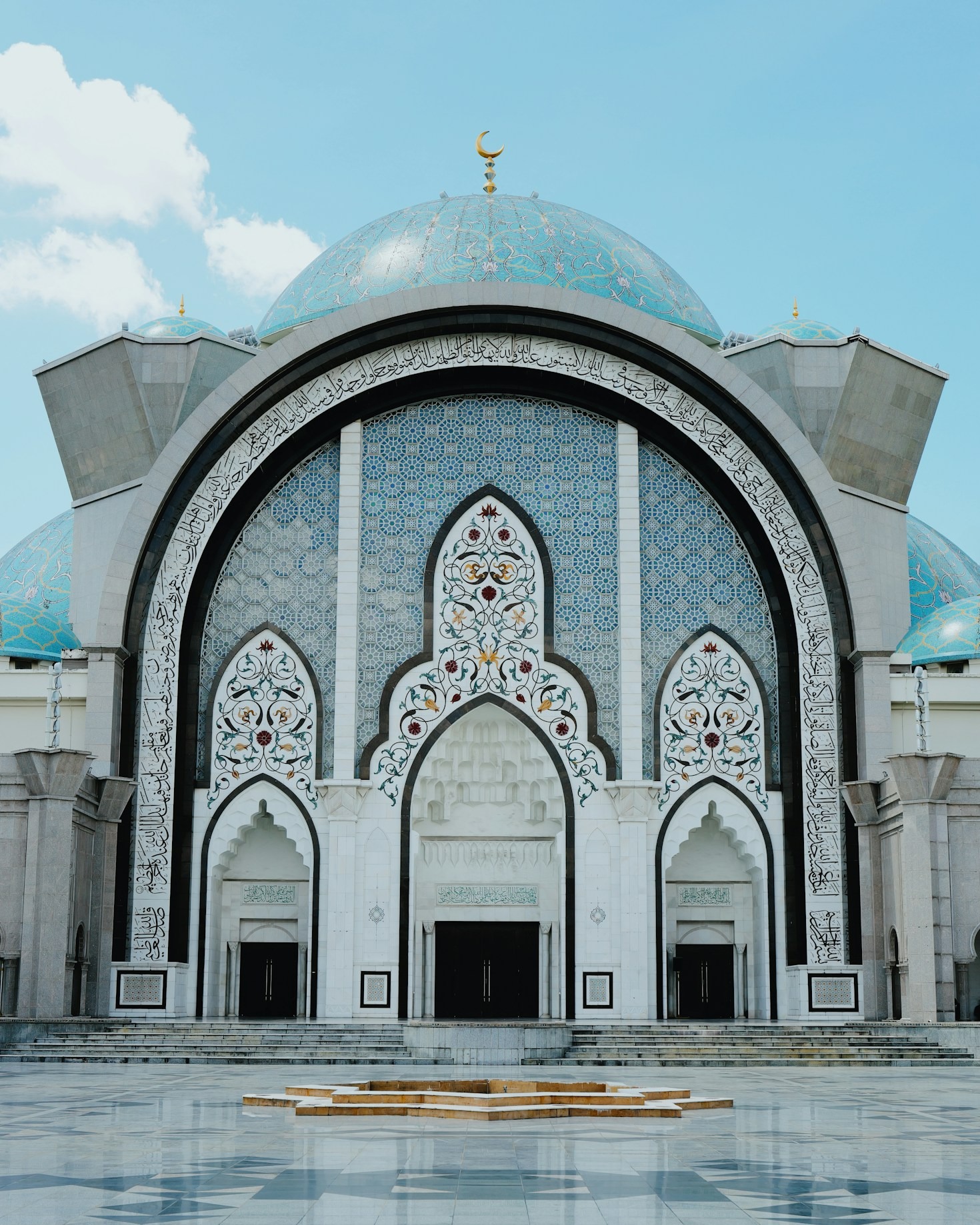 The Role of Cleanliness in Islamic Centers